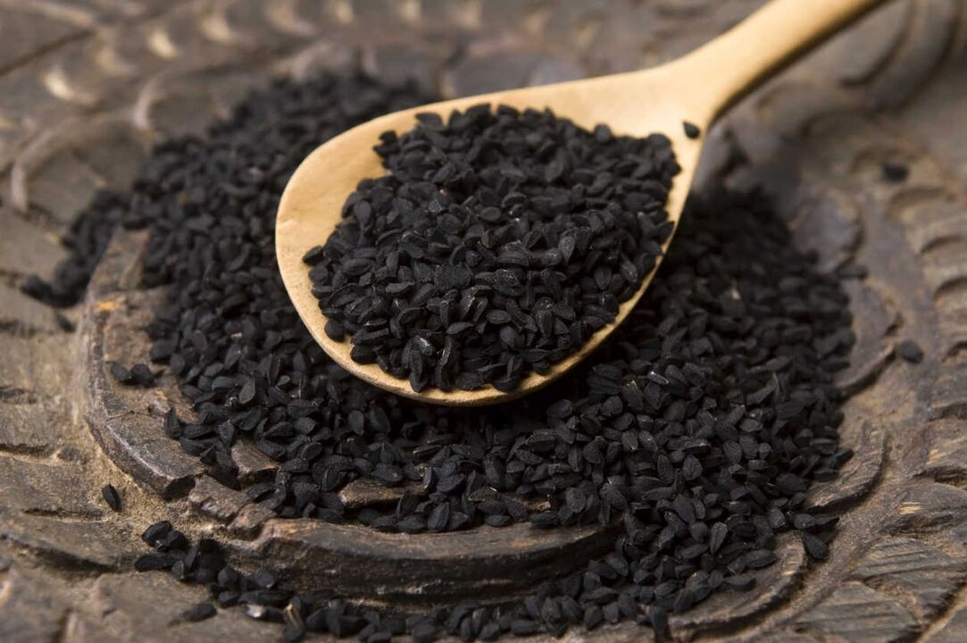 To kill the parasites, a spoonful of black cumin seeds should be eaten on an empty stomach. 